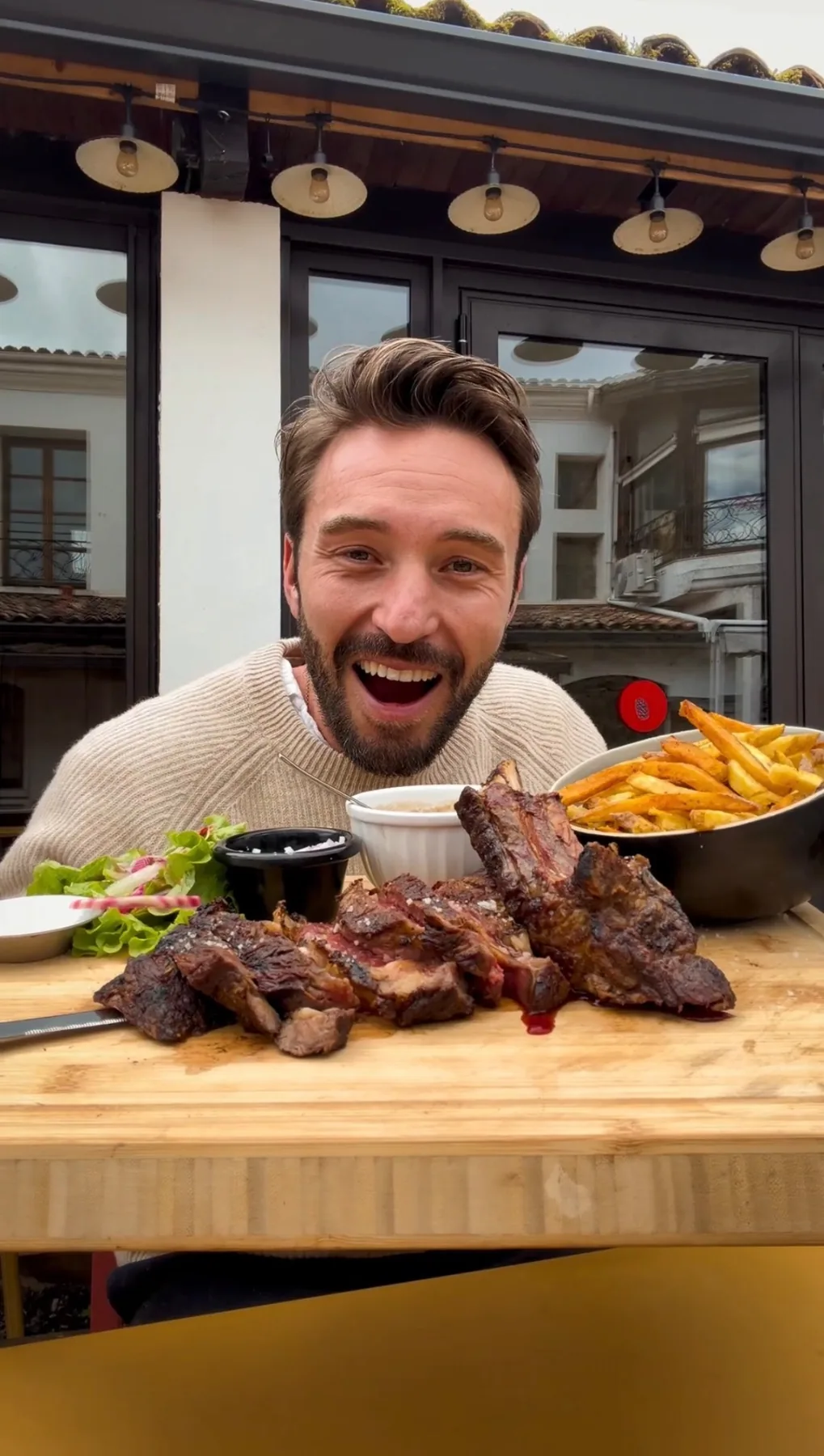 Formule côte de bœuf avec frites et salade au Coq Sauvage